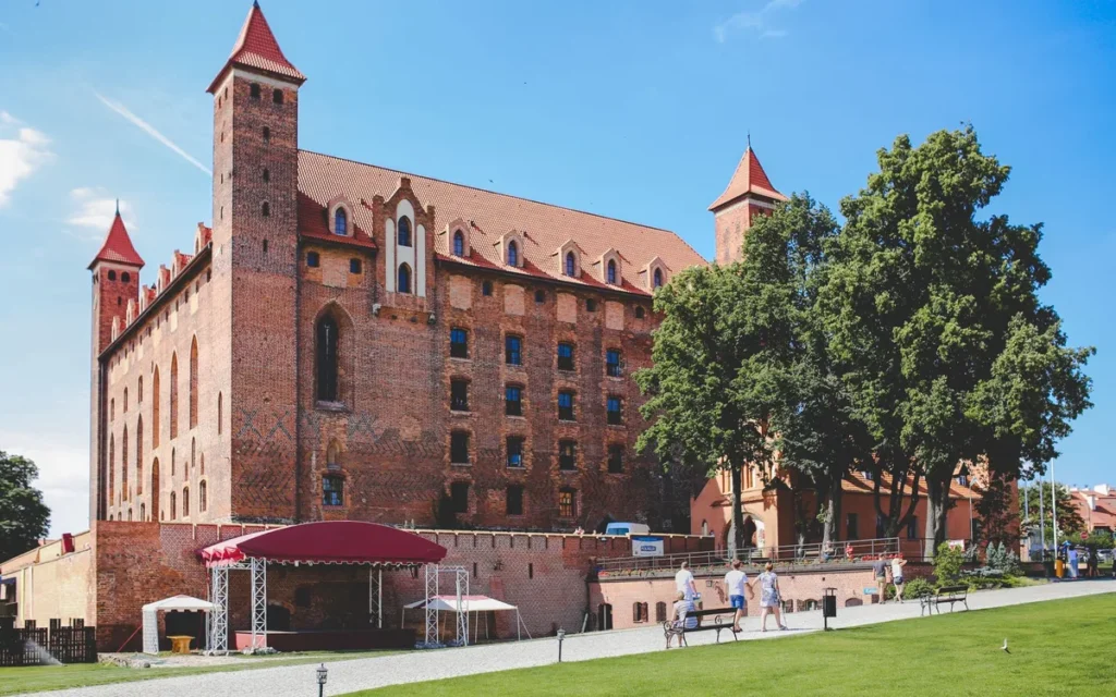 Parafia Gniew - gdzie załatwiać sprawy bieżące?