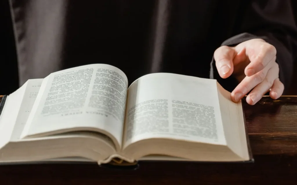 Katechizm a Biblia i dokumenty Kościoła - jak czytać je razem?
